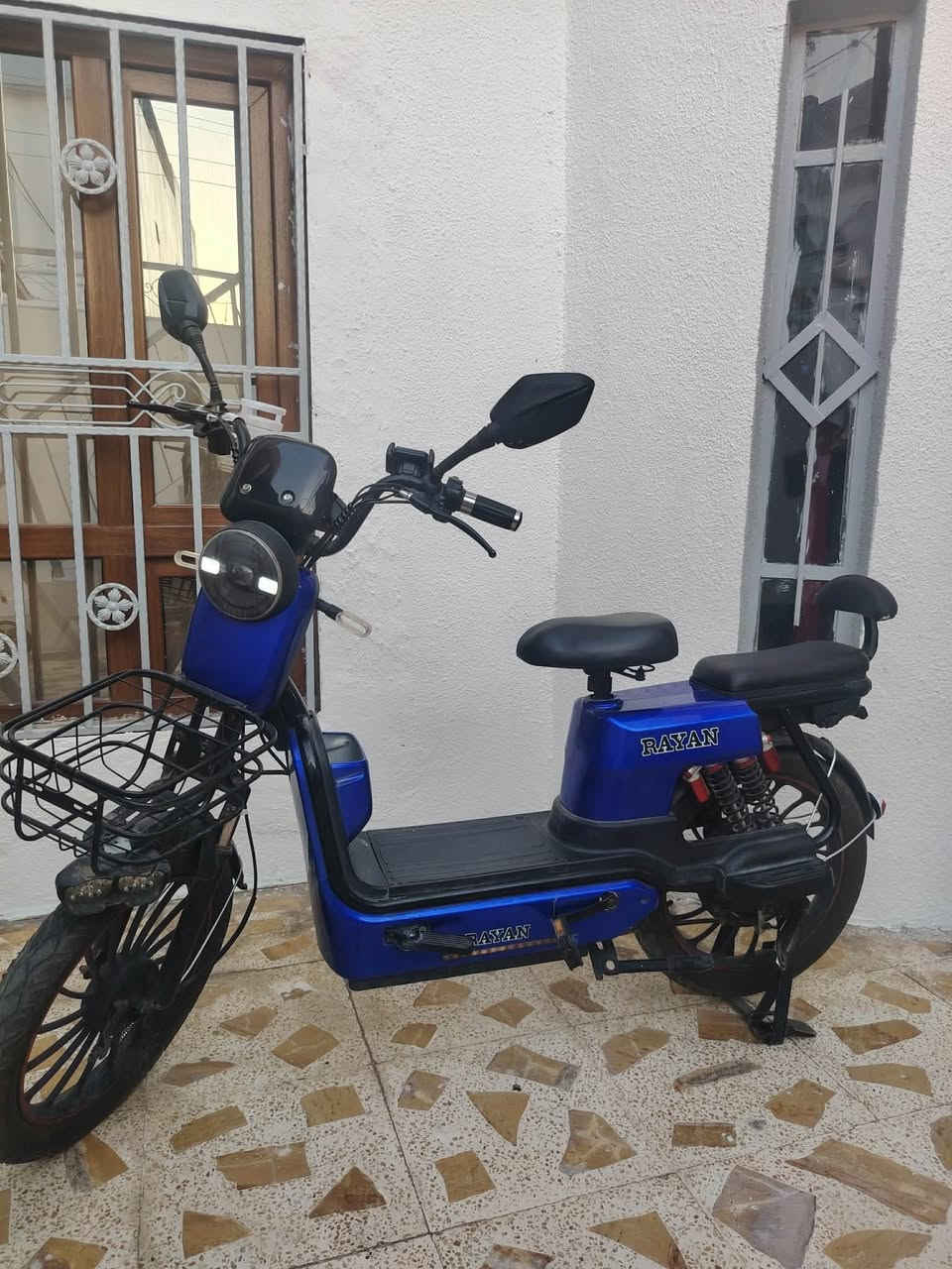 🛵 دراجة كهربائية RAYAN للبيع
🔵 حجم 20
✨ نظيفة ومرتبة جدًا
🔋 البطاريات نص عمر وتعمل بصورة جيدة
⚡ جاهزة للاستخدام
🧺 سلة أمامية + مقعد خلفي
💙 اللون أزرق

💰 السعر: 300 ألف دينار نهائي

📍 الموقع: [كركوك حي العلماء]
📞 ***********
