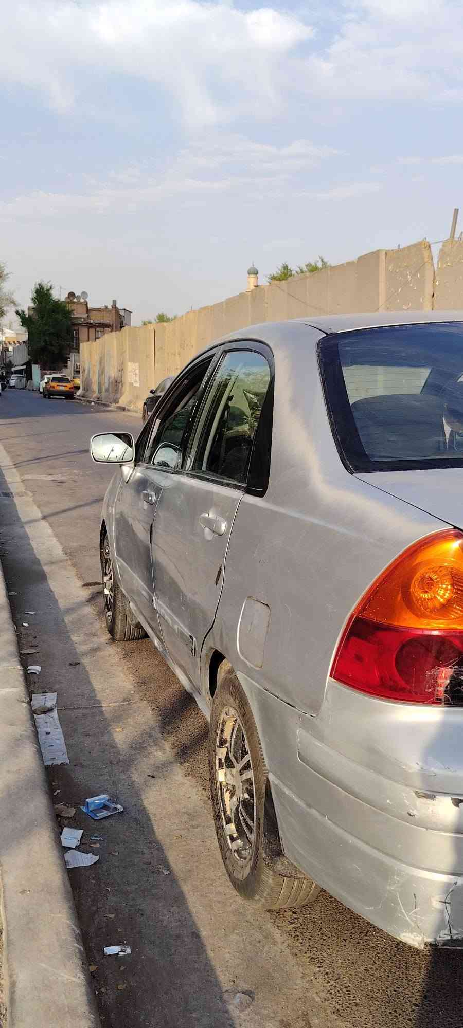 سلام عليكم سياره سازوكي موديل ٢٠٠٥ محرك ١٦٠٠ سياره بلاديه بأسمي تحويل مباشر هزه جديده مصفره غرامات محرك تجفيت جديد سياره عارضها ب ٤٠ وبيها مجال بسيط حك جيه عنواني بغداد شارع كفاح قرب شيخ عبد القادر *********** واتساب / ***********
