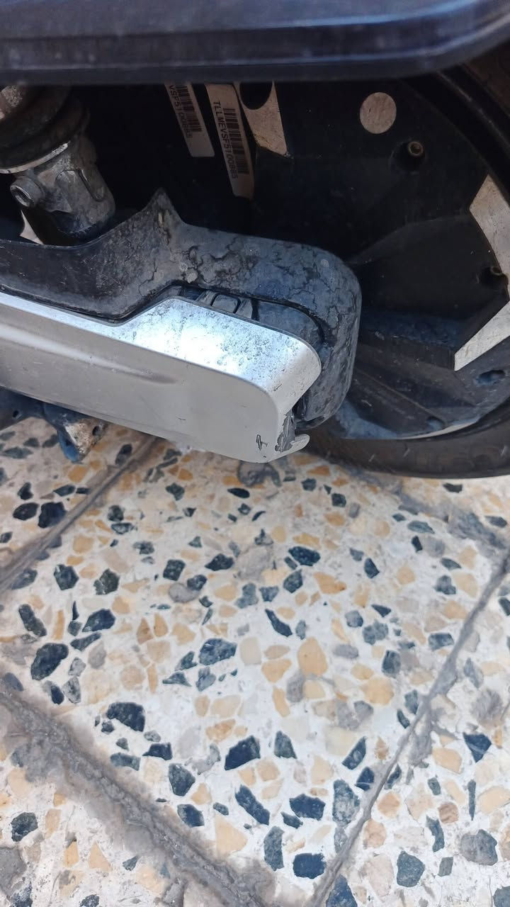 دراجه شحن لبيع
نظيفه خاليه من الشخوط ولكسر 
بطاريه بحاله جيده 
مسطره ٦ ماشيه ٣٠٠٠ تقريبا وياه 2بصمه 
السعر مليون 
مكاني الحرية دور نواب ضباط /بغداد 
***********
