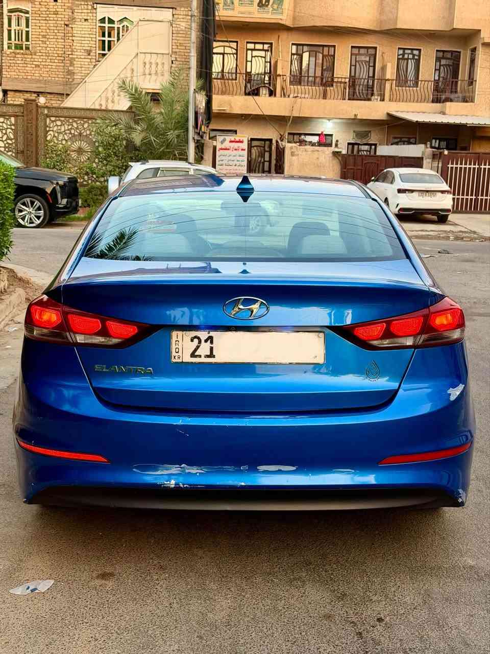 السلام عليكم
النترا 2018امريكي 
حادثها طخه بالبنيد ومصلح 
السياره كلها ليبل واحد بدون تبديل 
مكينه 2000 دوش كير AT المرغوب 
كير حداديه مكينه داخلها تبريد خير من الله 
سياره جديده جداً 
ماشيه 93 حقيقي 
السعر ١٠٧وبي مجال بسيط 
المكان بغداد 
رقم الهاتف *********** 
((غير متواجد ع فيس))

