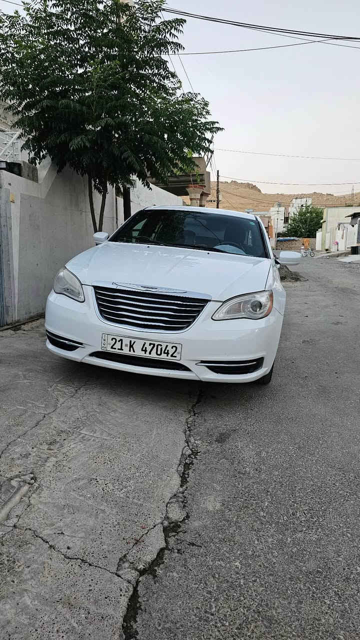 Chrysler C200 2011
گێڕو مەکینەو تەبریت بەشەرت
شاشەو کامێرەو کوشن گەرم و کارەبای 
مەکینە مەرغوب ٢.٤ چوار بستۆن
دوو پەڵە کارتی هەیە بێ ناوگرتن
سەنەوی تازەیە
٨٠$
*********** السليمانية, العراق
