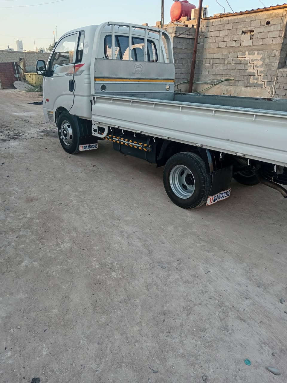 السلام عليكم كيا فحل موديل 2017 مسكر مجول سياره خير من الله سياره كفاله عامه جير مكينه حداديه اكسنت تخم تاير رقم شاصي شاصي كفاله عامه السعر 128 وبيها مجال للطيبين الرقم بصره العنوان بصره قرمه علي رقم الهاتف ***********
