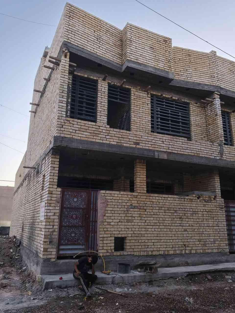 غرفتين نوم +مطبخ+صحيات عدد3
الشعله الشارع الغربي مقابل قطاع السابع طابوملك صرف زراعي السعر/54 مليون وبيه مجال
للتصال ***********
