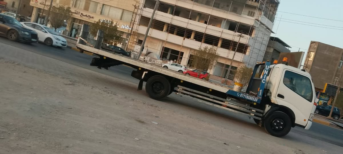 السلام عليكم سياره سطحه موديل 2001ابسمي رقمهه انكليزي سياره جاهزه بدي يباني رقم الهاتف *********** مكان لسيارة بصره
