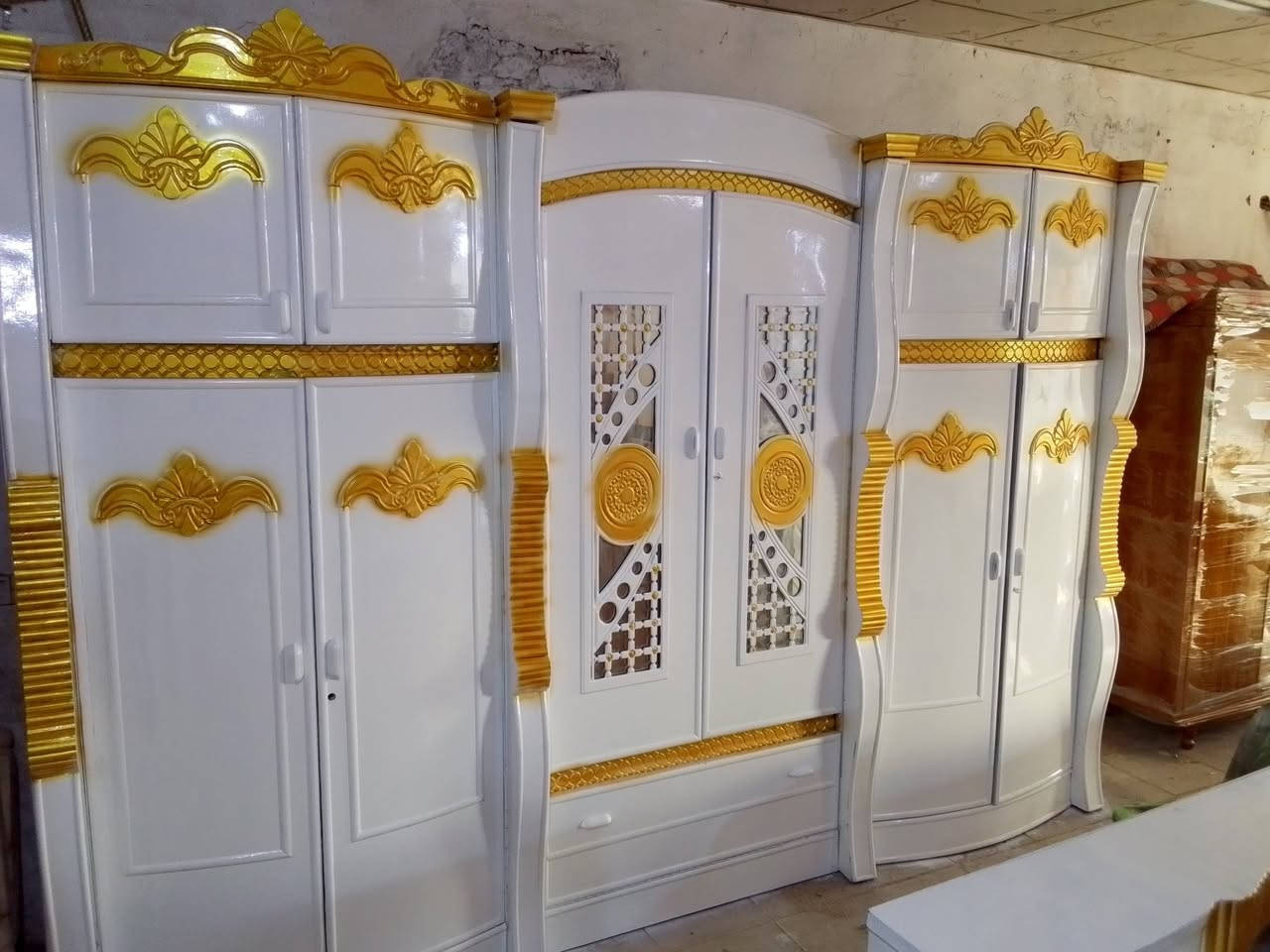 يالله 
غرفة نوم 6باب ملحق مستعمل أخو الجديد 
يعني مال عرس 
صاج تسكام درجة اولى 
ضهر جرجوبة براغي 
صبغ ابيض جديد 
الغرفه جدا جدا نضيفة 
السعر ع الخاص او الاتصال ع
***********
العنوان حله ناحية أبو غرق شارع الامام 

***********وتساب
يوجد شد وتوصيل بكروه
