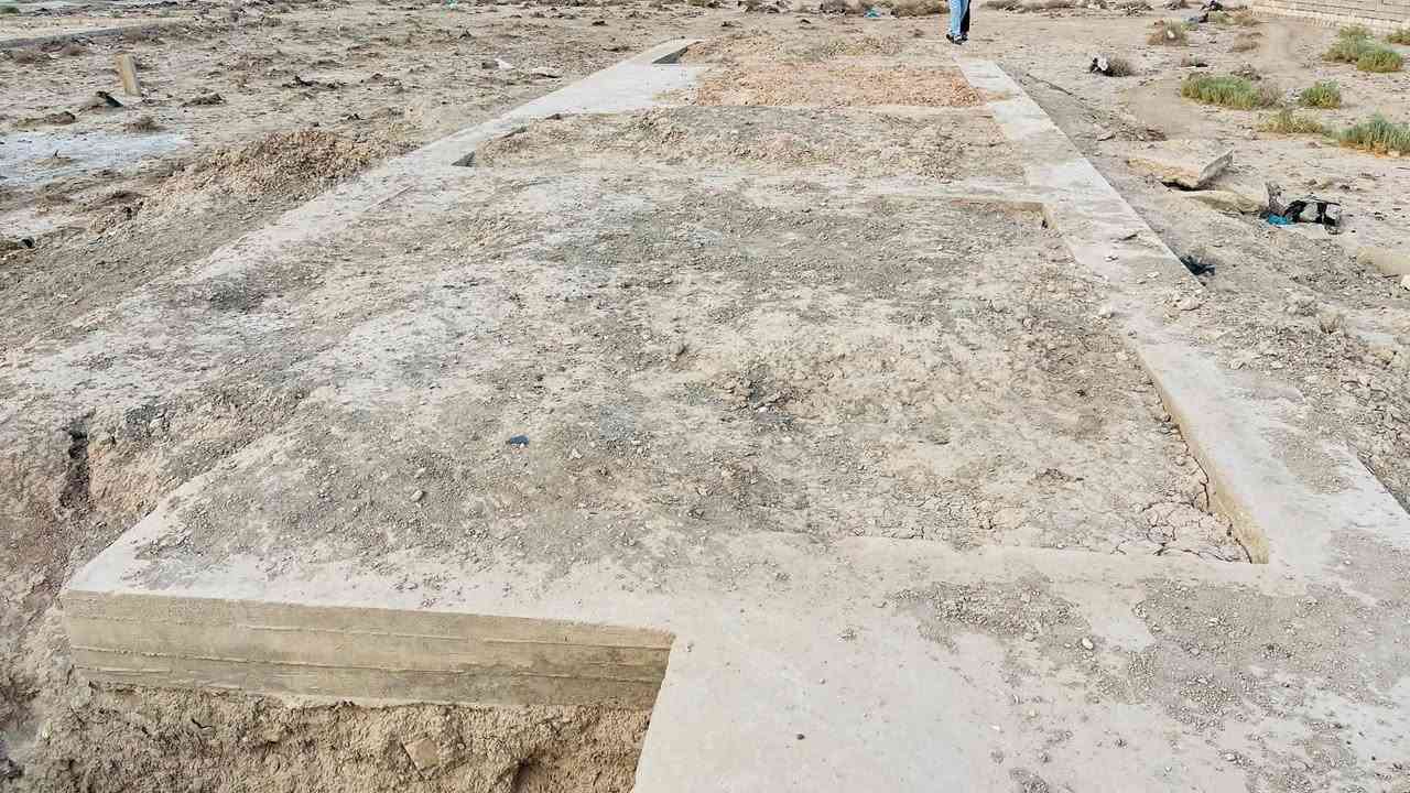 حصيره زراعي للبيع
مساحه 100 متر 

حي جوادين شارع ام لبنين وقريبه لتبليط شارع لامام صادق 

مدفونه وجاهزه 

تتكون من غرفه وصاله واستقبال ومطبخ وصحيات داخليه وخارجيه ومنور 

السعر جدا مناسب 7 وبيه مجال للشراي 

لاستفسار والتواصل خاص او على الارقام لتاليه

 ابو امير  :  ***********

منتظر حازم :  ***********

نستقبل كافه العروض الطابو والزراعي بيع وشراء في جميع مناطق سوك الشيوخ في مكتب الأمير للعقار  حي الجوادين قرب الصيدليه مباشرتا
