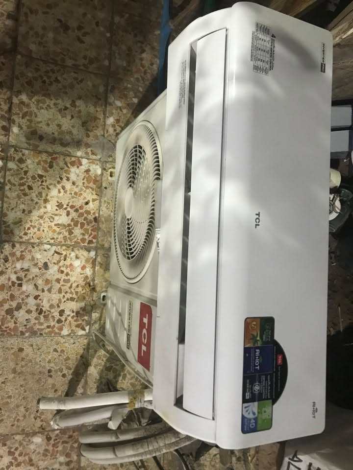 سبلت tcl انفيرتر واحد طن جداً نظيف مشتغل موسمين فقط وغير داخل تصليح نهائياً
مكان بغداد حي الجهاد 
بسعر ٣٣٠ الف
***********
