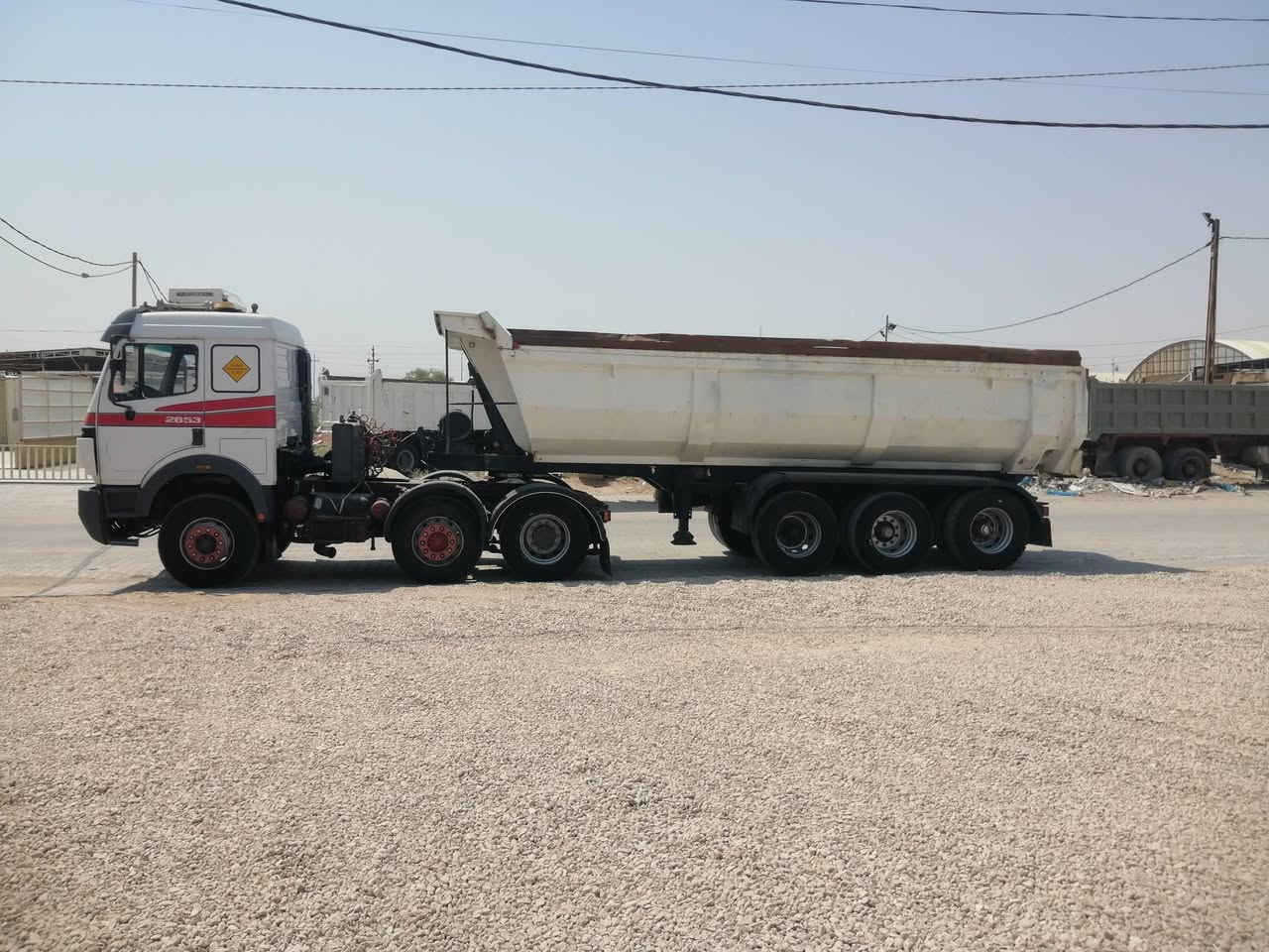 سنكل ٩٣ محرك٥٣ كير ٢٤٠ قماره وشاصي كفاله من الصبغ والفطر كامله هيه والعربانه *********** لسعر ٣ وبيه مجال قليل
