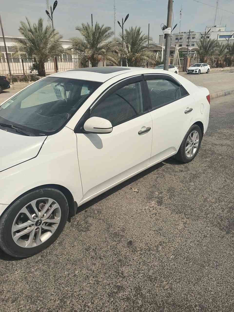 سلام عليكم كيا سيراتو  خليجي موديل 11 محرك 1600 كير مرغوب 6 نمر هزه جديده ماساقطه سياره بيها قطعتين صبغ فقط كير ومحرك شرط  حداديه جديده تخم تاير جديد سياره نضيفه بيها فتحه. سنويه لحد 2031  سعر 92 رقم *********** مكاني  كربلاء
