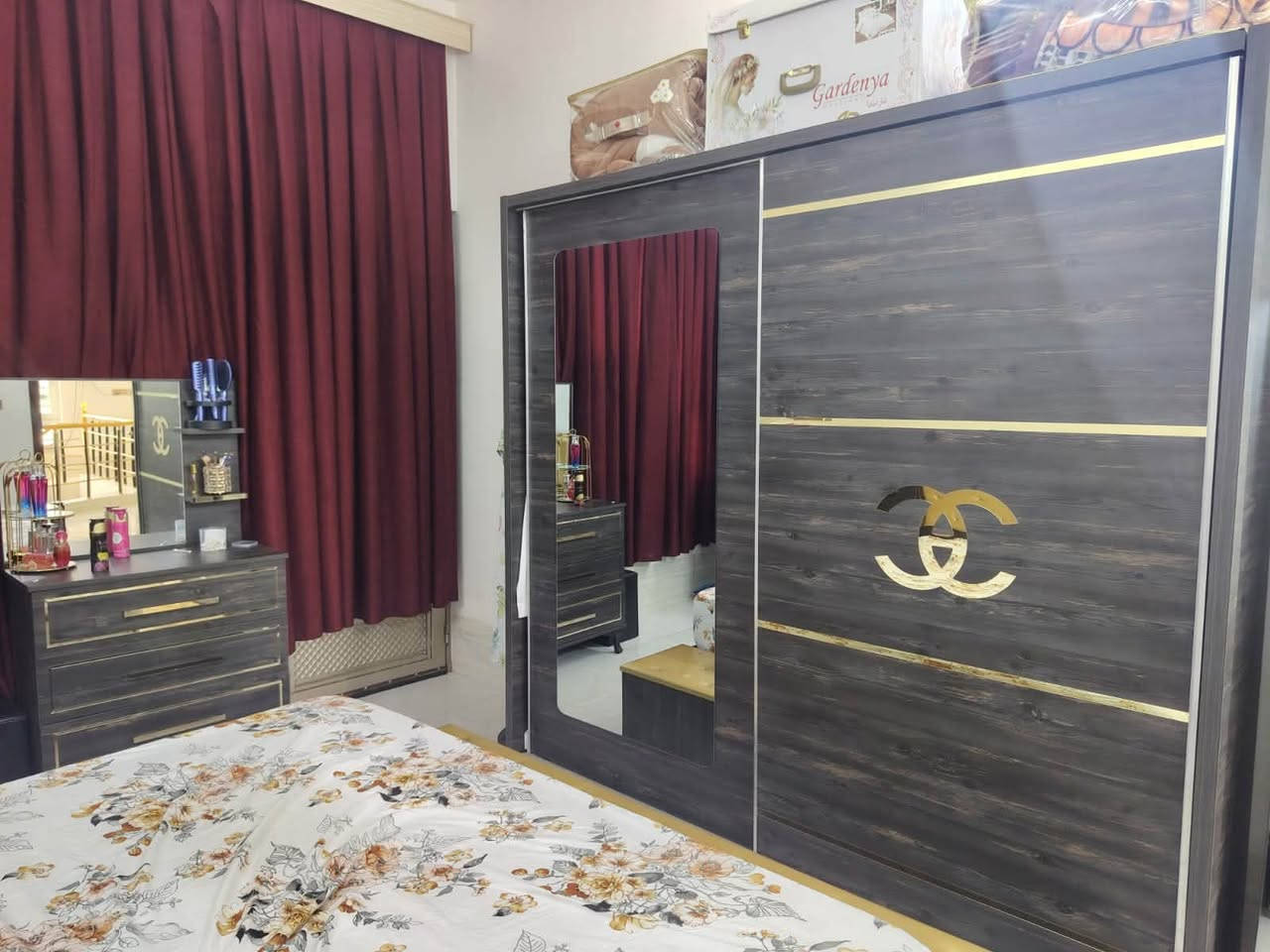 غرفه نوم تركي مستعمل نظيف  للبيع
( سعر450) (‭***********‬) واتساز عنوان كركوك شارع حسابات بصف مطعم باب الحسابات  (7قطعة)
