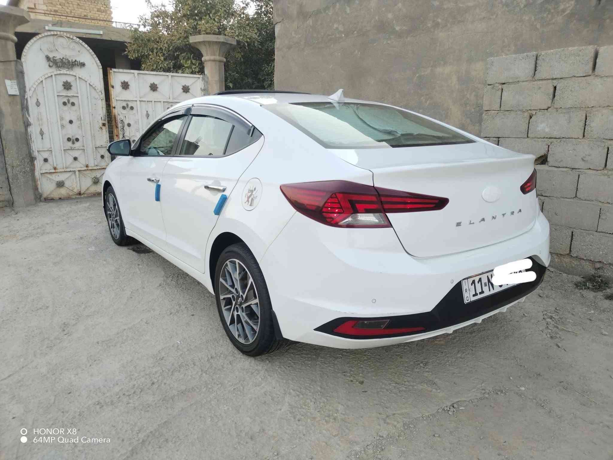 سلام عليكم
الانتره 2020
 خليجي
(كفاله عامه )
رقم بغداد نكليزي 
ماشيه (72)
مكينه 2000 دوش 
فول واحد عله واحد 
فتحه سلايت
 زنون
 بصمه تشغيل وابواب وصندوق ذكي 
قطعتين تبريد
 تحكمات ستيرن
 مرئي شفط 
 شاشه كبيره 
 انضمة قياده 
يدات نيكل
حساسات امامي خلفي
السعر 153وبيه مجال 
مكان (السياره كربلاء طويريج )
الاستفسار ***********

نص مكتوب في الصور:
- HONOR X8 64MP Quad Camera
- O HONOR X8
- 64MP Quad Camera
- HONOR X8