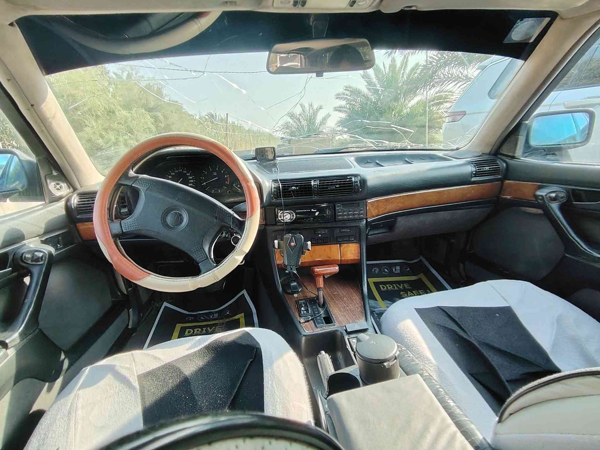 السلام عليكم السعر ٢٥ بيع مستعجلبي ام  730 اصل مكينه  بلاديه مفتوح تبريد ثلج منظومه جديده❄ تخم تاير جديد حداديه قبل اسبوع مسويهه مكفوله من الضربه مكينه گير مكفولات مداور ثاني يوم باسمي رقم انبار دبل چكمچه سنتر لوك بلادي كنترول سياره جاهزه على اخر حبايه مكانهه ناصريه رفاعي ***********
