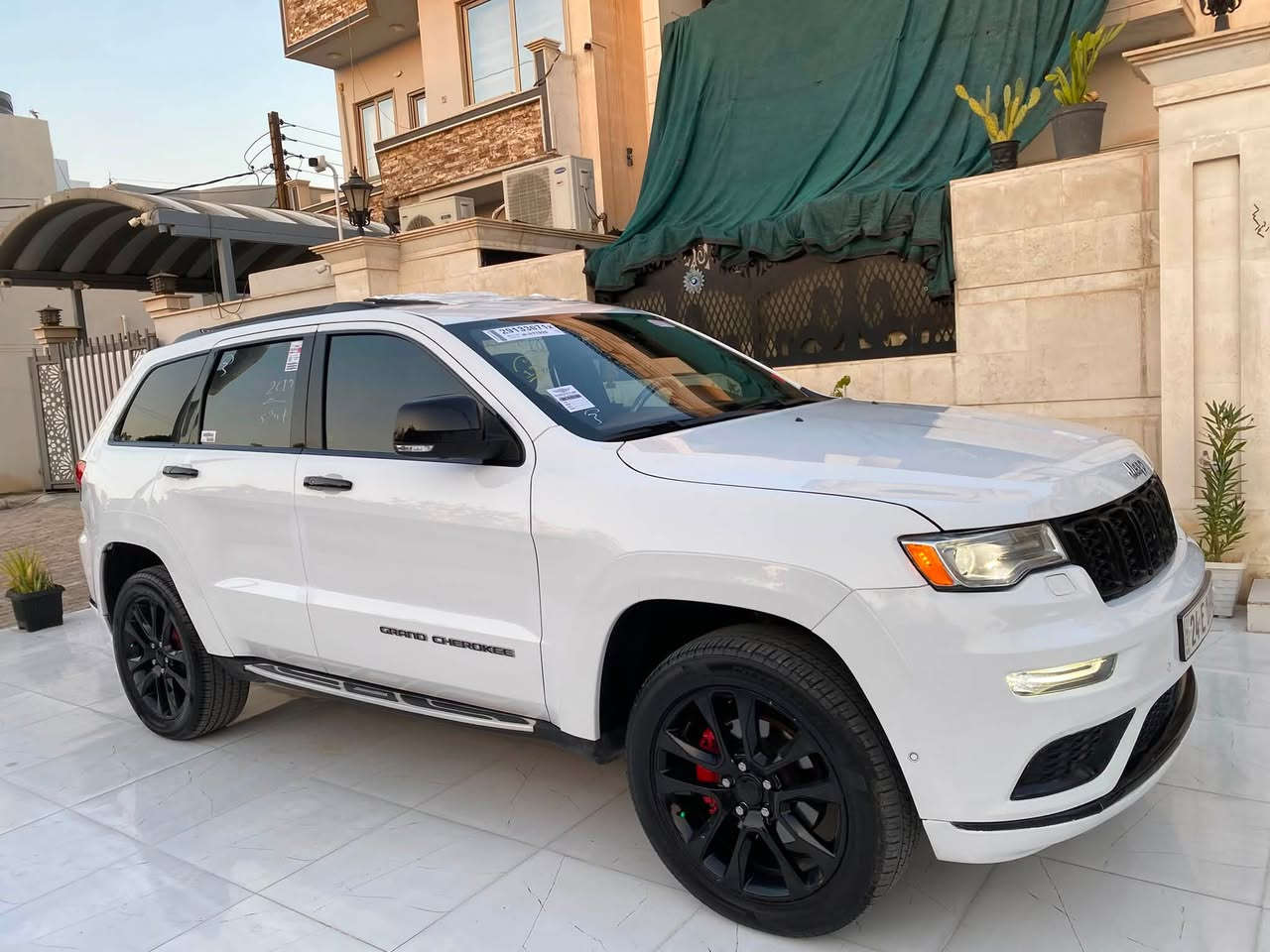 للبيع جيب سومت فول فول لمتدكلين موديل 2019  موصفات بنرامه رادار امامي رادار جانبي حساسات امامي وخلفي كشنات غزن حار وبارد جنطه كهرباء دمام بلصندوق كهربائي توقف داتي جكات داخل قرميدي امرايات شفط جاملغ خلفي بي صبغ شبرين وصدوك هم بي شبرين  سياره مال بيت حلو جديد رقم جديد وشمالي مكاني كركوك اربيل وسعر 258قفل قفل***********//////***********
