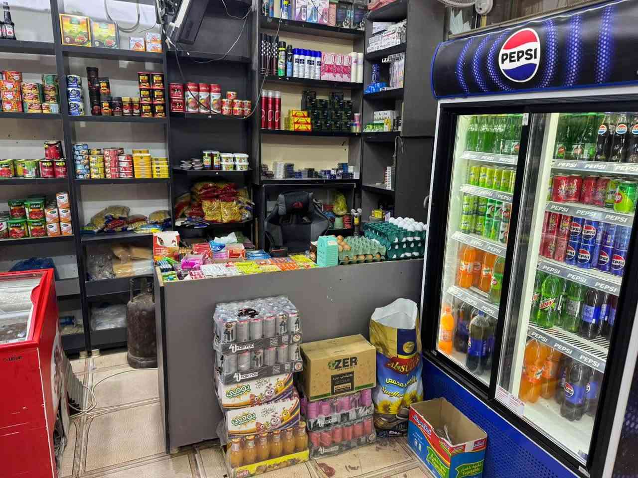 شارع ابو طالب • محل مجهز • بردات عامودي ٩