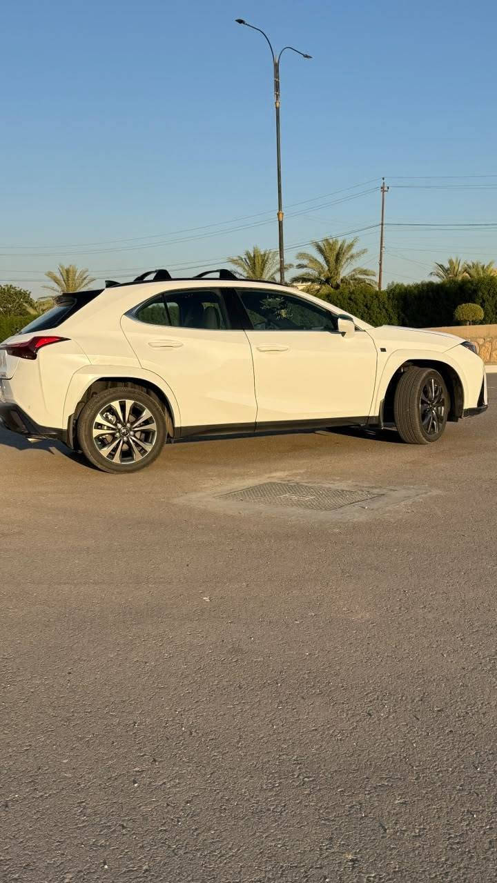 لكزز ux اف سبورت فول موصفات  موديل 24 مبدل باب سايق صبغ جاملغ ماشيه ١٤ الف ميل رقم بغدد باسمي 
***********
