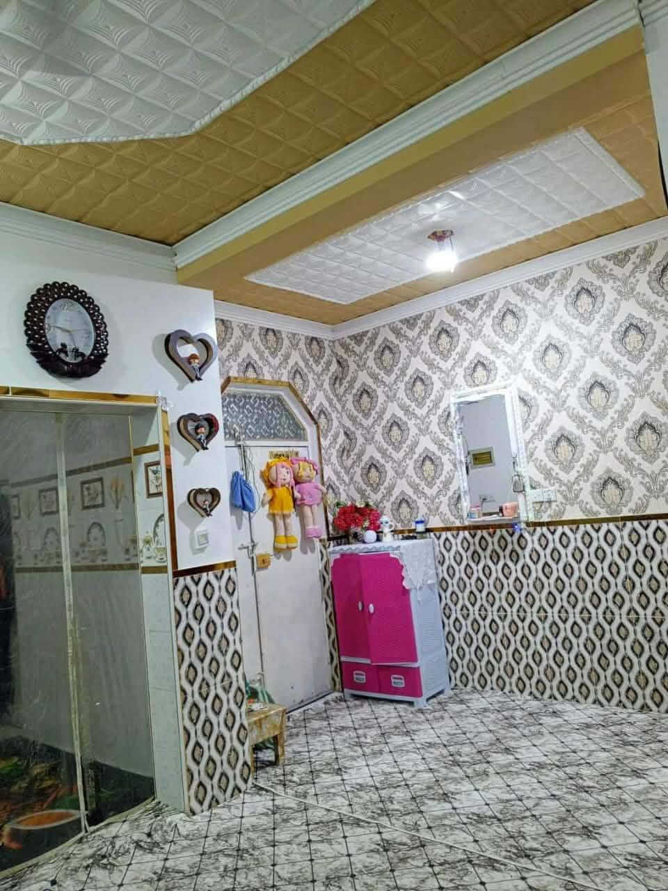 سلام عليكم بيت للبيع عد ال معالي المساحه 100 متر يتكون من غرفه وهول ومطبخ وبراني وصحيات السعر 32 وبي مجال والي يريد يستفسر اكثر يتصل عل هذه رقم ***********
