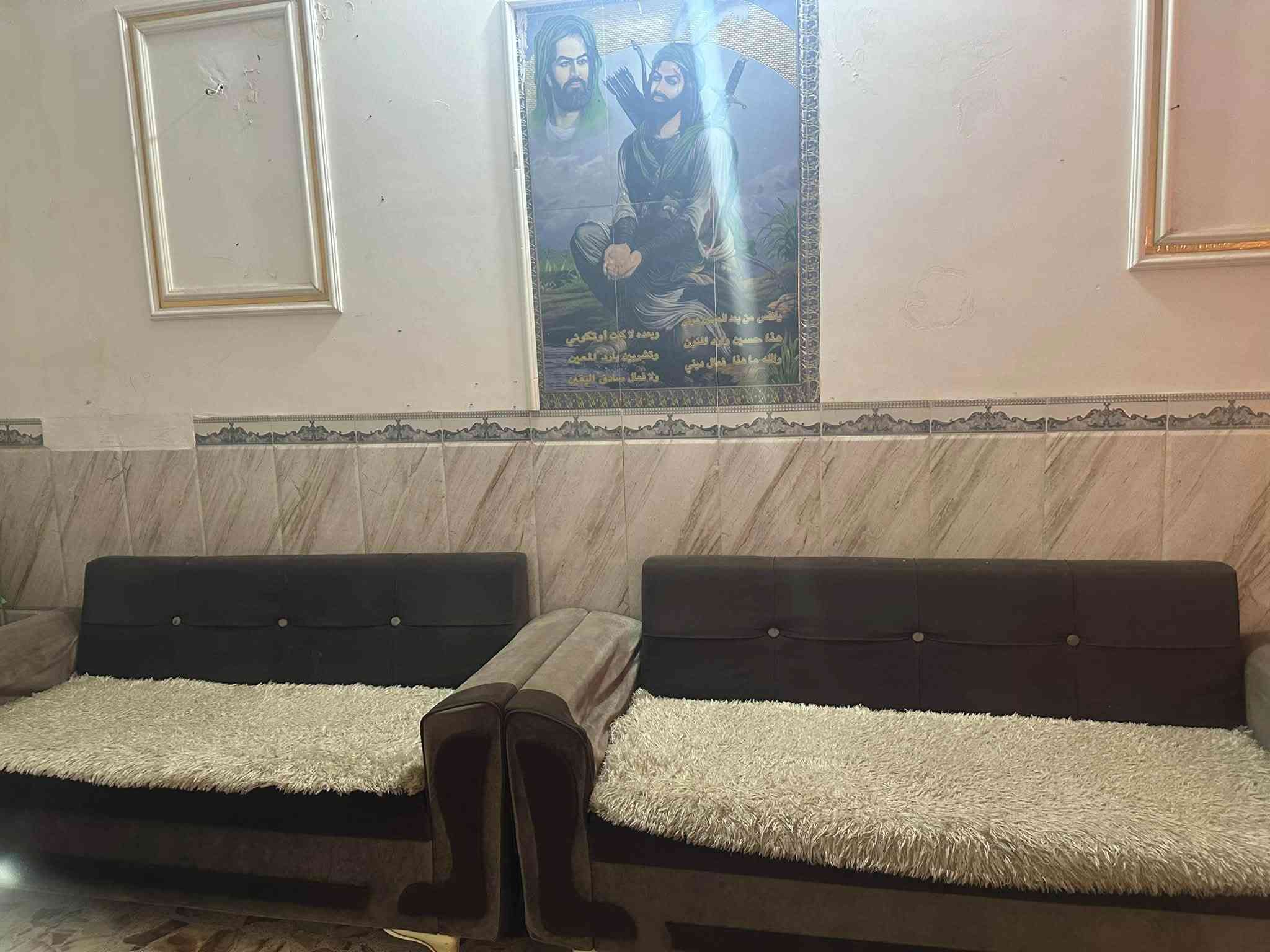 السلام عليكم عندي تخم 10مقاعد للبيع عنوان كربلاء توصل على رقم ***********
