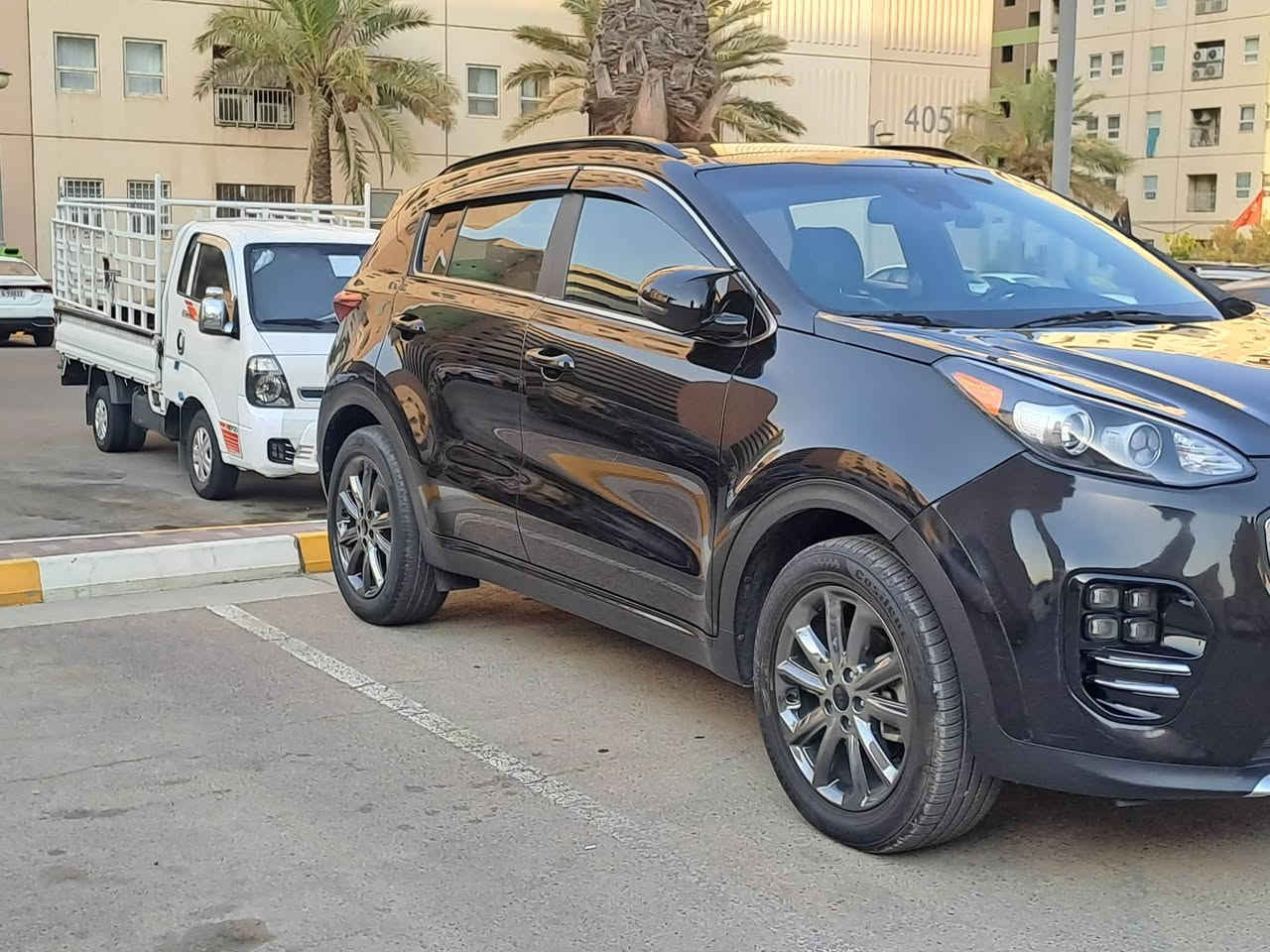 مواصفات
بانوراما 
بصمه تشغيل 
بصمه ابواب 
بصمه صندوق 
اناره ترحيب 
مقاعد كهرباء 
مقاعد جلد 
مقاعد تدفئه 
شاحن واير لايس 
شاشه كبيرة 
كامره دواره 
سايد بريك بصمه 
فول تحكم استرين 
شفتات سرعه بالستيرين 
لد امامي 
لد خلفي 
ويل كب 18 
اشاير مري 
مري شفط 
رادار امامي 
رادار خلفي 
رادار جانبي 
مرايه بوصله 
فور ويل 
تبريد قطعتين 
تبريد منفصل
فقط بيهه البنيه بارد و الجاملغ 
السعر 170
العنون : بغداد بسمايه
***********
