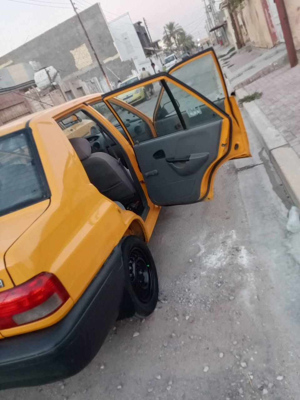 سلام عليكم سايبه 2018 سياره خير من الله شواصي زبد ما بيها تصليح
تخم تاير صدر امامي خلفي جديد تبريد ثالج اذا مو اجرش لا تأخذها مكينه جديده عله وضع الشركه كير كذالك السياره 
مال جنايه حلوه سياره بيها طخله خلفيه جاملغ خلفي ومصلحه ومصابغينا  السياره معروضه 40 وبيها مجال اتصل ودلل *********** سياره تأخذ صافي هيه وغرامات عليه
