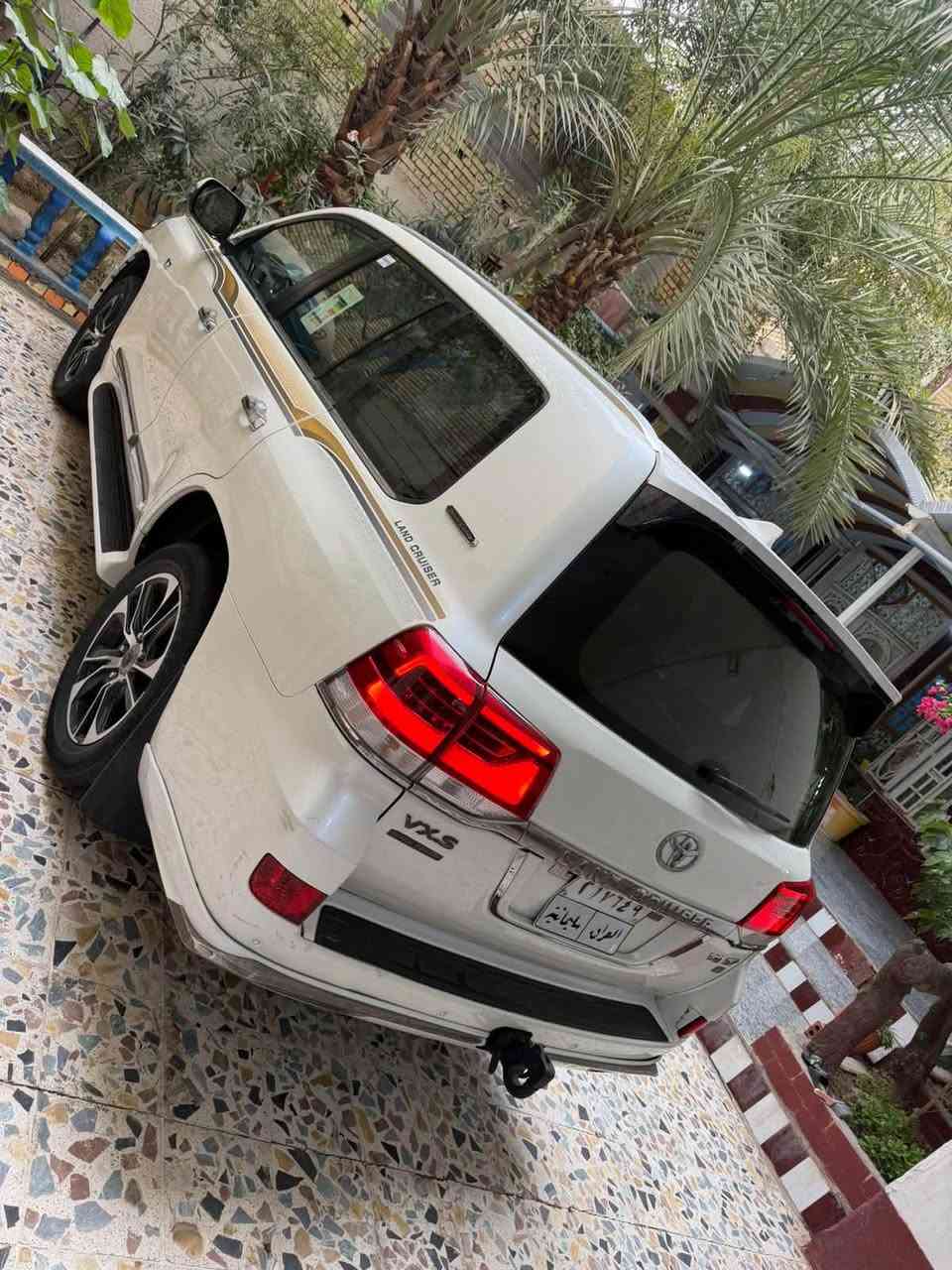 لاندكروز VX-S 2017 اوربي گاز  ماشيه 130KM  فول مواصفات مكفوله كفاله عامه لاصبغ ولا ضربه ولا بارد بس قبل أسبوع صار بيها بي دي آر صبعين سحب الفحص موجود بالصور تبريد ثلج  مكينه خليجيه جاهزه من كلشي تبريد تدفئة كشنات + ستيرن 5 كاميرات رادارات حساسات معروفه مواصفات VX-S مكاني البصرة *********** السعر 420 بيع او مراوس
