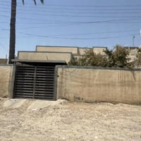 بيت للبيع مساحته 300 متر موقع البيت حي واحد اذار  للاستفسار واتساب  07...