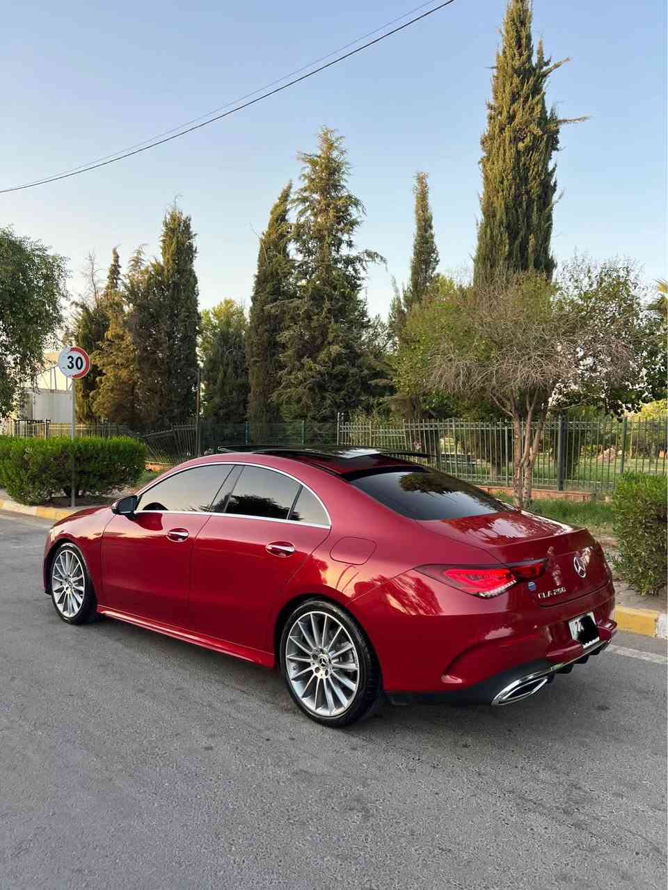 سلام عليكم 
Mercedes Benz Cla 250 2023
فول مواصفات 
قطعتين صبغ 
ارباك ستيرن سيستم 
سيارة جديد مابي ربع دينار مصرف 
ماشي ٣٤ الف 
سعر ٢١٨ ورقة مجال 
مكان اربيل 
واتساب *********** أربيل, العراق
