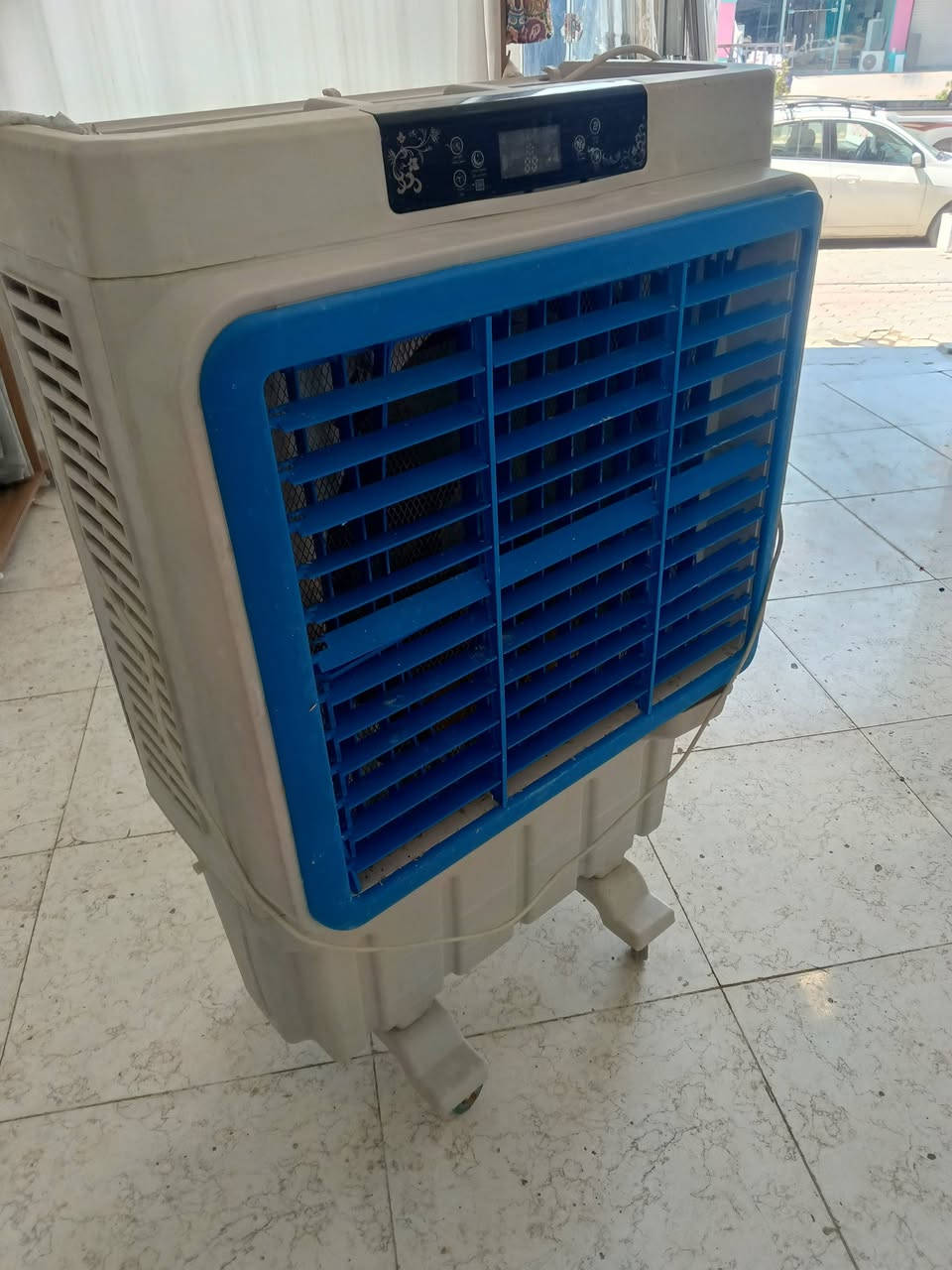 كنفيره لبيع الحجم الكبير نضيفه جدن السعر/ 125مامتواجد علا الفيس /***********
