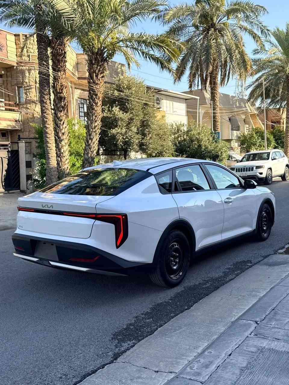 السلام عليكم KIA K4 2025 LX وارد امريكي
بصمة  / هندبريك دكمة  / لايت LED  / مكينة 2000 دوش / شاشة كبيرة متصلة ديجتال   / اوتو هولد / LED امامي وخلفي / قيادة ذاتية / كامرة دوارة / رادار تعديل مسار / اوتو بريك / مود درايف / تحكم ستيرن / كروس سرعة /مانع انزلاق / بلوتوث / اواكس / USB / ماشية 4000mi 
حادثه موضح بلصور مبدل بنيد ومصبوغ فقط السيارة شرط السونار بدون دواخل بدون شاصي بدون لغد ايرباك استيرن 
مكان السيارة بغداد البلديات 
للتواصل *********** 
ملاحضة السيارة بدون رقم دخول جديد
رجاءاً بدون خاص راسل واتساب وبخدمتك
