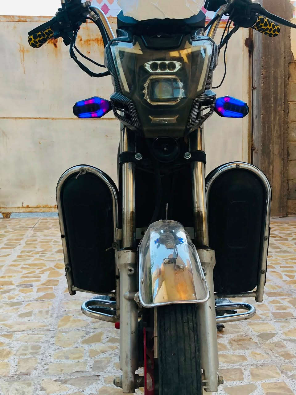 السلام عليكم موطور ماسه للبيع موديل 2025 ماطور نظيف مثل بل صوره يرادله فقط تعديلات بسيطه بطاريات علئ فحص جديده تفاصيل اكثر مراسله الرقم *********** واتساب فقط عنوان رمادي خمسه كيلو السعر 350 وبي مجال تحاتي @للجميع
