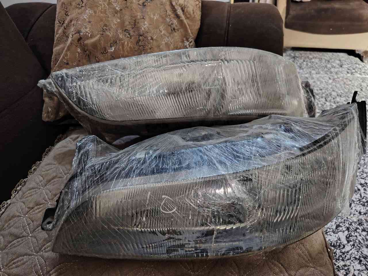 سلام عليكم لايت جه اليسره ارنب حاويه ب٥٠ سكن ب٢٠جه ليمنه اصلي بي ثلم بسيط لايتات مارك حاويه ب١٥٠ بك لايت ارنب ستيشن زوج ب٦٠العنون نجف ***********
