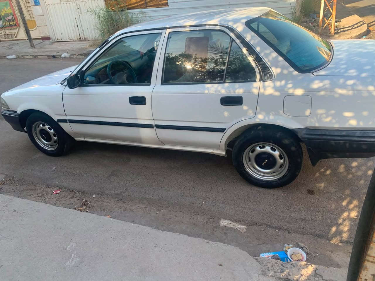 سلام عليكم للبيع كورله موديل 90 ايسر ابلادي محرك وكير خير من الله كير اوتماتيك الحداديه نظيفه الكهربائيات شغاله التبريد مايشتغل مابيهه ضربه بيهه صبغ جاملغ امامي جهه السائق وتكحيل بس اني ابيعك صبغ احزام تخم تاير جديد   السعر 47 وبيهه مجال بسيط رقم الماني بغداد تحويل مباشر مكاني بغداد البلديات وهذا رقمي ***********
