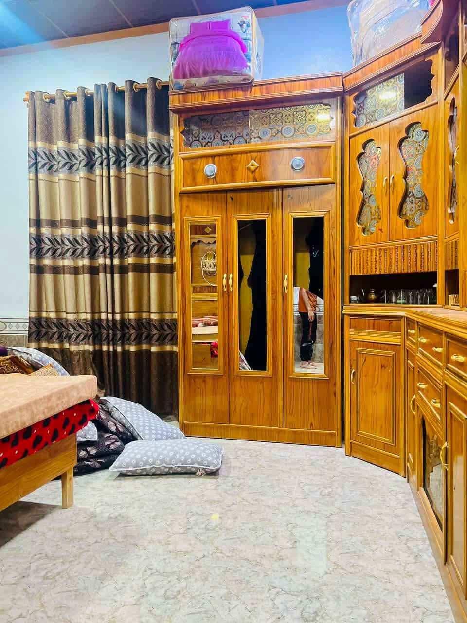 غرفه نوم للبيع فول نضيفه هودج السعر 875 الاستفسار عل رقم ***********
