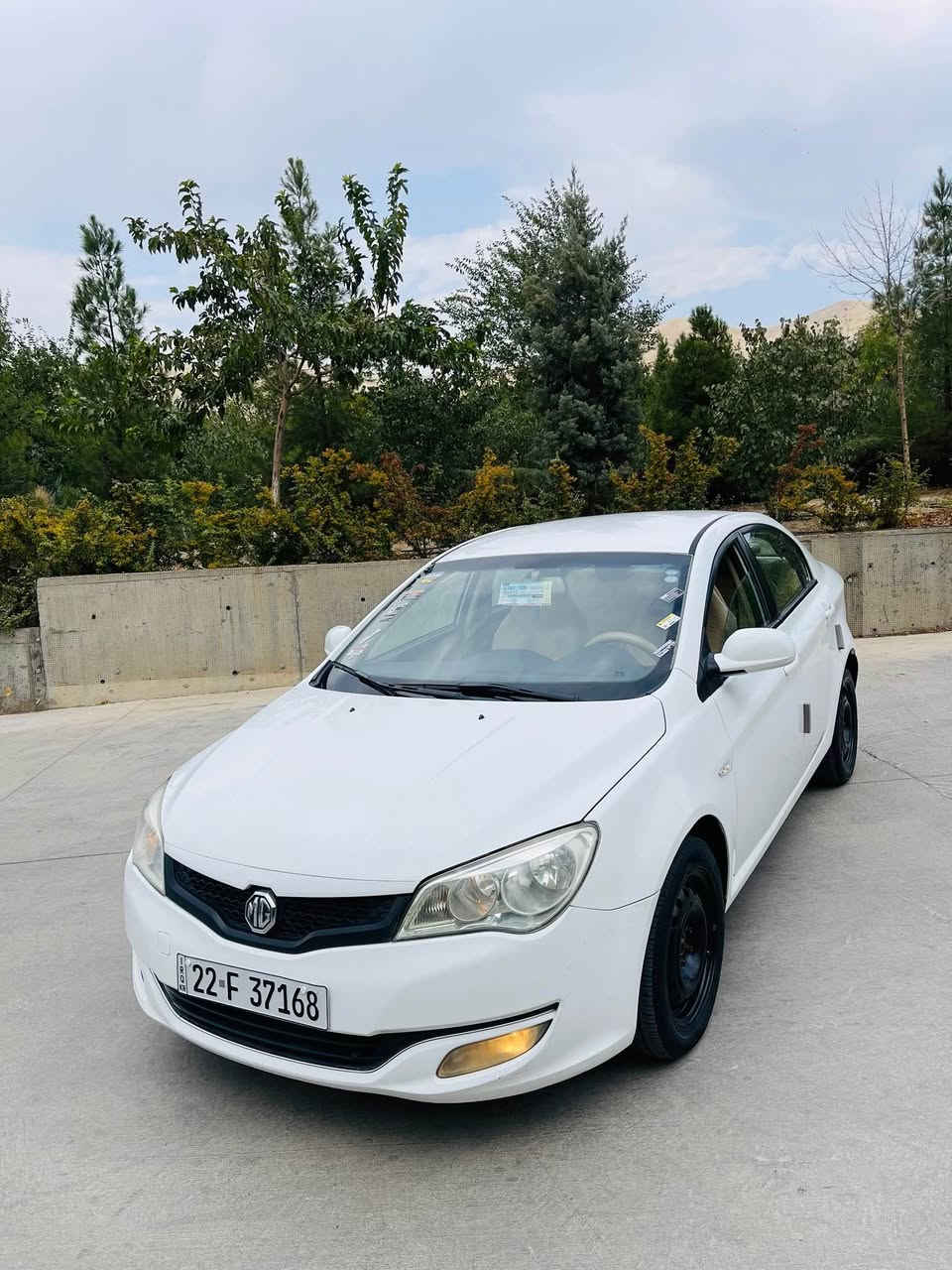 MG 350 مەرغوب
*********** مۆدێل 2012 ناوزەرد گێر ئۆتۆماتیک ئاوێنە کارەبا  جام کارەبا و ئۆتۆ بلاجیکتۆر گلۆپی تەم  سویچ کۆنترۆل دوگمەی ( ئیکۆ - سپۆرت - بەفر ) مەکینە ١.٥ بێ تۆربۆ زۆر مەرغوبە و دیلکۆ لێدانی نیە بەنزین کەم ئەخوا چوار تایەی تازە سەنەوی تازە تەقەو رەقەی نیە سەیارەکە بێ مەسرەفە
بۆیاخی نیە 
گێر مەکینە تەبرید تەحویل بەشەرت 
نرخی ٦٦ گەڵا 
لە سلێمانیم
***********
*********** السليمانية, العراق
