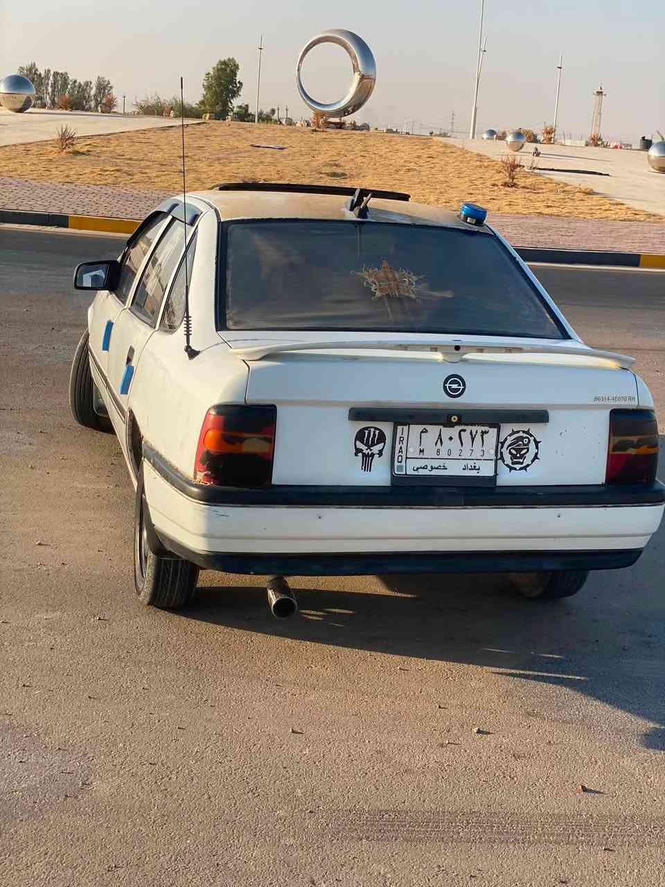 فيكترا • ١٩٩١ • محرك ١٫٨