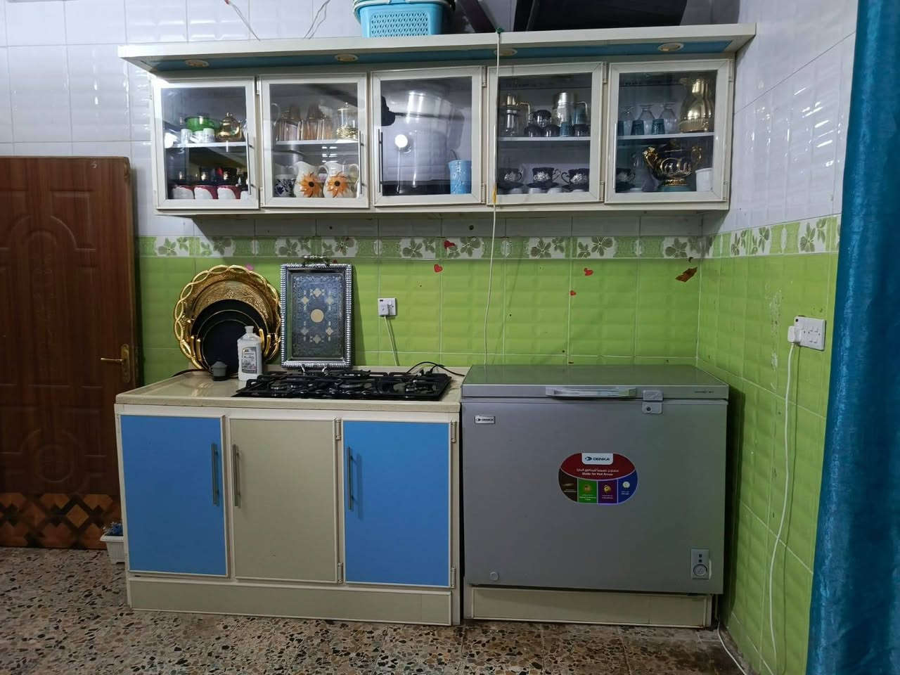 كاونتر مرر للبيع كامل هوة وطباخ كهربائي اي ضرر مابي جديد تجي وشوفة صار علية مليونين 300

وهسة عارضة 1800 قفل قفل ***********
