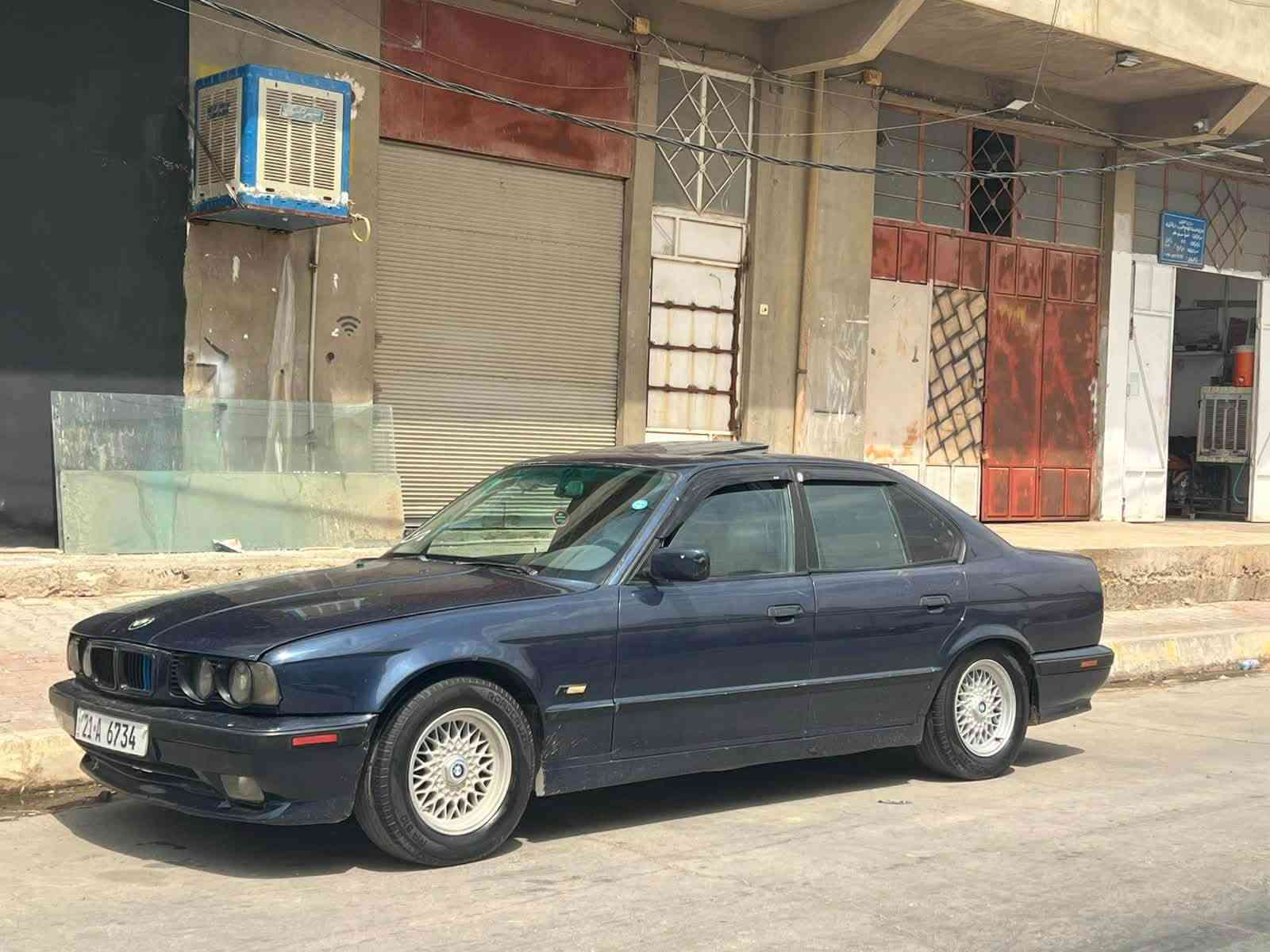 سلام عليكم بيم موديل 1991 حجم 525iA بيلاد اصل فصل كبس سياره كلش حلوه مابيها دينار مصرف كير اوتماتيك كير محرك بلشرط موصفات سياره فول سلايد جامات كهربائي دركه ايرياك دواخل جلد ابيض كشنات نضيف كهربائيات كامل شغال من دعاميه لدعاميه اخوان سياره صبغ عام جماليه بدون ضرر بيها معجون تصفيه فقط تبريد ويه سويج ثلج ❄️ رقم وسنويه جديد بيها بطاقه بانزين سماعات 🔊 سستم فول دعاميات m دوسات m بجم عريض للبيع مكاني كركوك سعر 55 وبيها مجال للشراي تحياتي ***********
