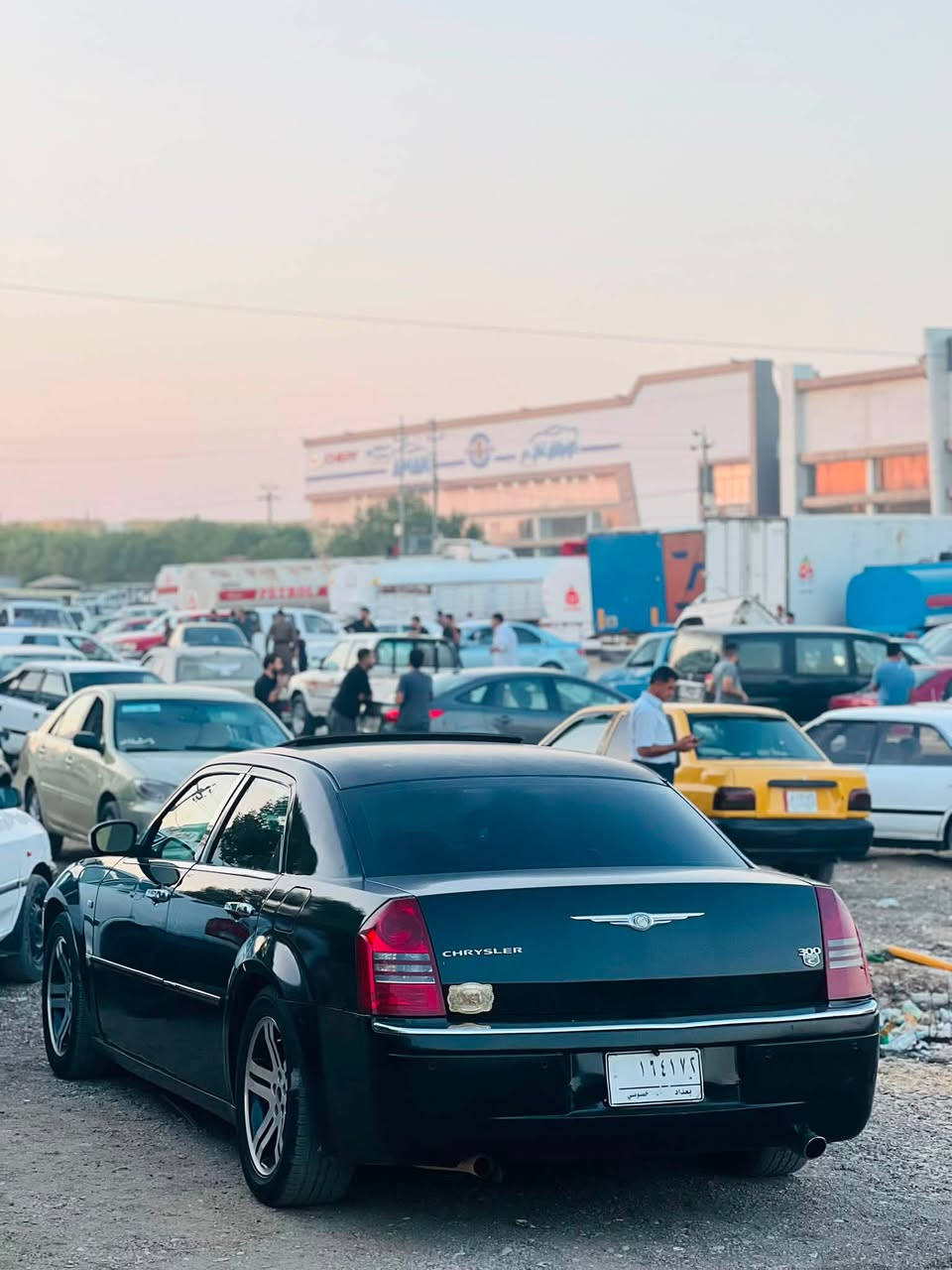 ئۆباما 2010
قەپات مواسەفات رەشی قەتران 
ماکینەی hemi V8 گیرو مەکینەو کارەبایاتی بەشەرت دە فیتەر
سلایت کوشن جلدو هیتەروو کارەبایی
سالانسەی سپۆرت چوار تایەو ویلی تازەیەژیرە 
سەیارەکە براوەیە گۆرینەوەیش ئەکەم لەسەر دل گرتن
شوین کەلار ژ.م ***********
