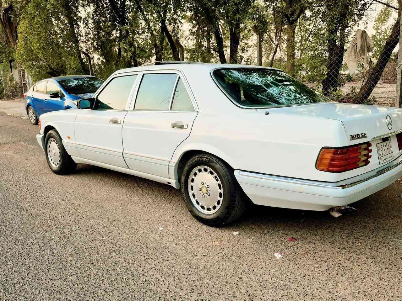 Mercedes - SE 300 - 1986
مكينه وكير ياباني3000 ديلكو
جاهزة وكاملة من الدعاميه للدعامية
بيها منضومه زنون ولايت يخبل ماصدات جديده
مغلف الداخل عوازل Arma Flex
تخم تاير جديد 
كهربائيات كلها شغالة 
تبريد ثلج 
السياره بأسمي وتحويل ثاني يوم رقم بغداد 
السعر  65$ قابل للتفاوض@
مكانها بغداد الجديده 
***********
