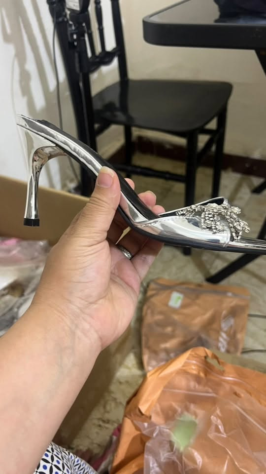 قطع اخيره بسعر الجملة 5 الاف للقطعه تصفيه بضاعه كوالتي يجنن 
للحجز واتس *********** 
يوجد توصيل
