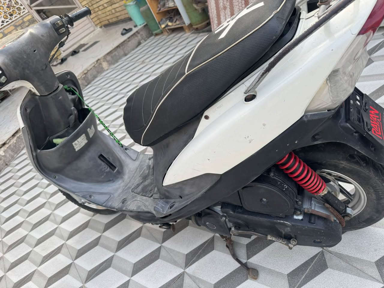 ماكس منغولي مفتوحه مكينه صوت ناعم كلش والي ايشوفها مامفتوحه وكلشي شغال بيها كهربائيات مابيها اي نقص السعر 650
***********
