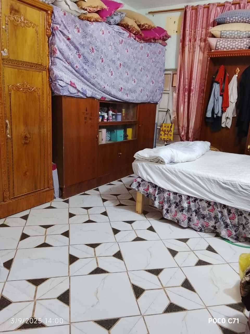 🏡 "دار للـبـيـع" طــــابــو صـــرف ..
📐 الـــمــسـاحـــه ـ'115'..
📍 ..تــتــكـون مــن غــرفــتـيـن وصــالـه عــلـى الـمطــبـخ وصــحـيـات داخـلـيـــه مــنـور عـدد 2 ..
⚓..الــعنــوان /"#الــديـوانـيــه" شــارع 30حـي الــعـسكــري الــ3
مــتـوفر جمــيع الــخدمــات اقـرب نـقـطه دالــه مـدرسه الضــفر أو اســواق الــباشا ..
 📍 ..الاتـصال أو الاسـتـفـسـار عـلى هـذا الـرقــم,,***********.."

نص مكتوب في الصور:
- 6/1/2026 12:41 POCO C71
- 3/9/2025 14:00 POCO C71
- 3/9/2025 14:02
- POCO C71