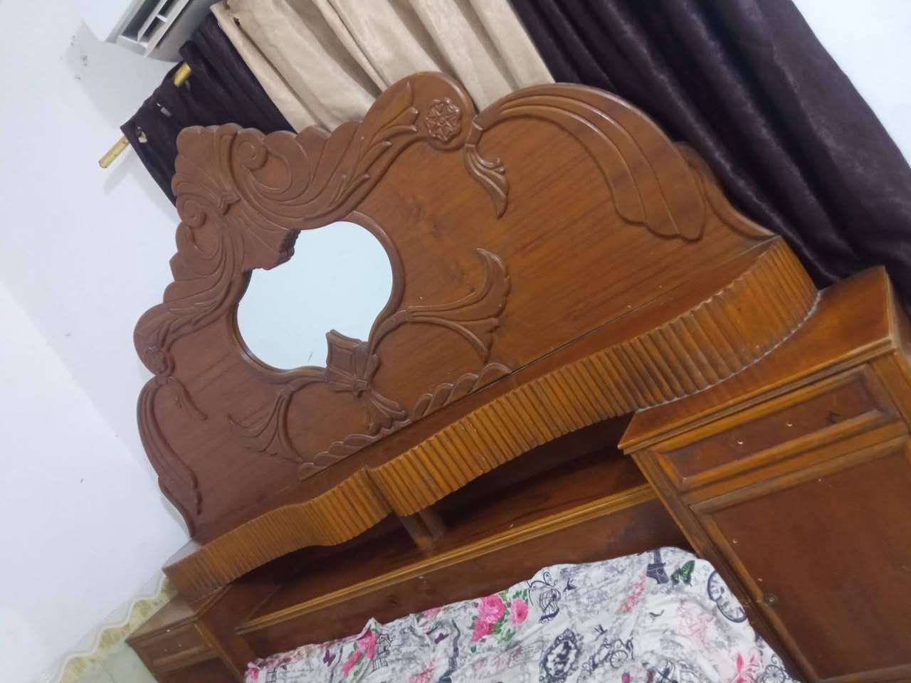 غرفه نجاره • قوية • خدش زاوية