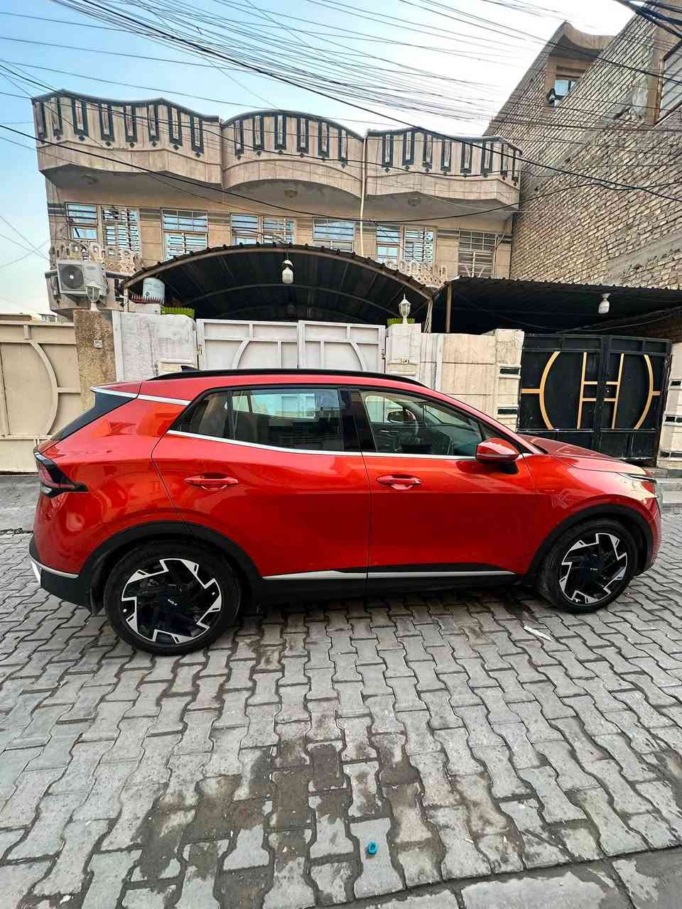 🔥 للبيع كيا سبورتاج 2023 🔥
✨ لون مشمشي مميز وجذاب

📍 بغداد / الأعظمية

🚘 ماشيه 28 ألف كم فقط

📋 رقم أربيل جديد

✅ خليجي

✅ مكفولة (ضمان الدولية) 

🔹 محرك 2.0 لتر

🔹 جير أوتوماتيك 6 سرعات

🔹 بانوراما

🔹 كاميرا 360°

🔹 شاشة Apple CarPlay

🔹 مثبت سرعة

🔹 أوضاع قيادة متعددة (Drive Mode)

🔹 حساسات أمامية وخلفية

🔹 شاحن لاسلكي

🔹 بصمة تشغيل + بصمتين

🔹 صندوق كهربائي

🔹 تدفئة الكشنات والمقود

🔹 هاند بريك كهربائي + Auto Hold

🔹 نظام نزول المنحدرات

🔹 مانع انزلاق

🔹 حساسات ضغط الإطارات

🔹 شفتات مقود

🔹 Bluetooth

🔹 كشنات مغلفة

💯 السيارة نظيفة جداً ومجهزة بمواصفات ممتازة

⚠️ بيها ملاحظات بسيطة جداً

💰 السعر:205 قابل للتفاوض للجادين

📞 ***********

🚨 فرصة للراغبين بسيارة عائلية حديثة، اقتصادية، ومواصفات كاملة بسعر مناسب. �
