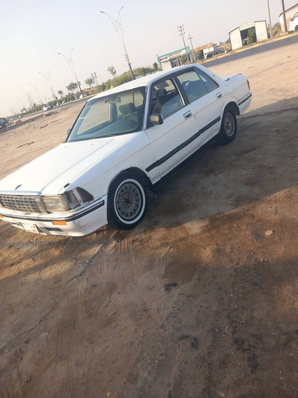 سلام عليكم البيع سيدان موديل 91 مكينه فيفيتي حلو وكير بس بك ما يرجع مداور ثاني يوم وكهربايات شغاله كله حداديه حلوه سعر 16بيه مجال للشراي[[[***********]]]
