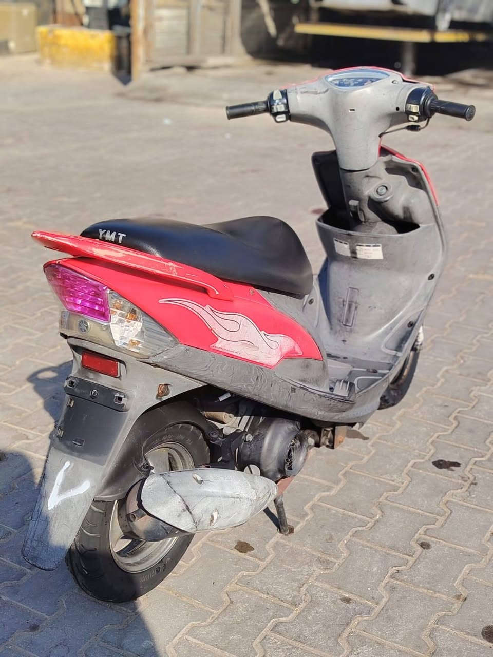 سلام عليكم دراجه ماكس عدله  البيع كلها بلادي برغي واحد ما مفتوح بيها مكينه  خرسه شلعه ومعدل طياره.  الشراري  راسني واني خادم اله المكان بغداد مدينة الصدر رقم مبايل***********  السعر 950  وبيها مجال  بصيط الدراجه ما صاله هواي نازله من الرمبه
