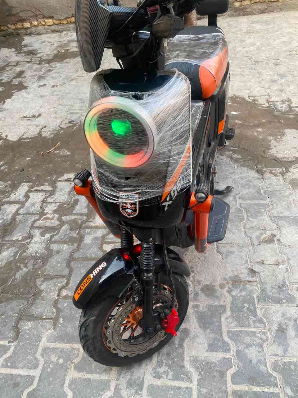السلام عليكم شباب دراجه x900 جديده ماصارله هواي بطارياته جديده تجي وتشوف شلعته كدامكم هيه بل صوره العنوان صبخة العرب والسعر٥٧٥رقمي***********فقط وتساب
