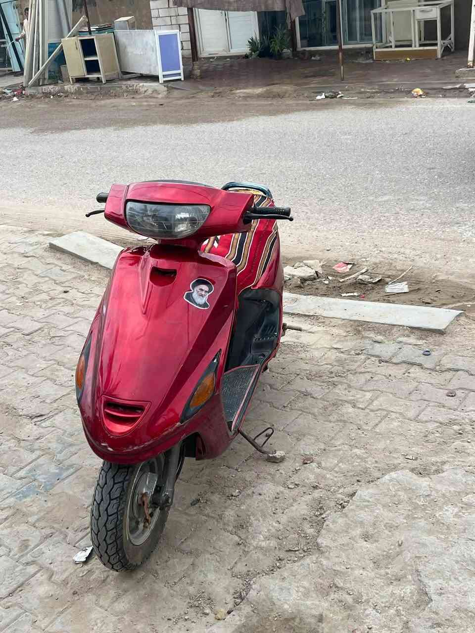 السلام عليكم فراشه نثيه للبيع دراجه حلوه وعوزها ترتيب شي قليل السعر 220 وبيه مجال الديوانيه مهناويه ***********
