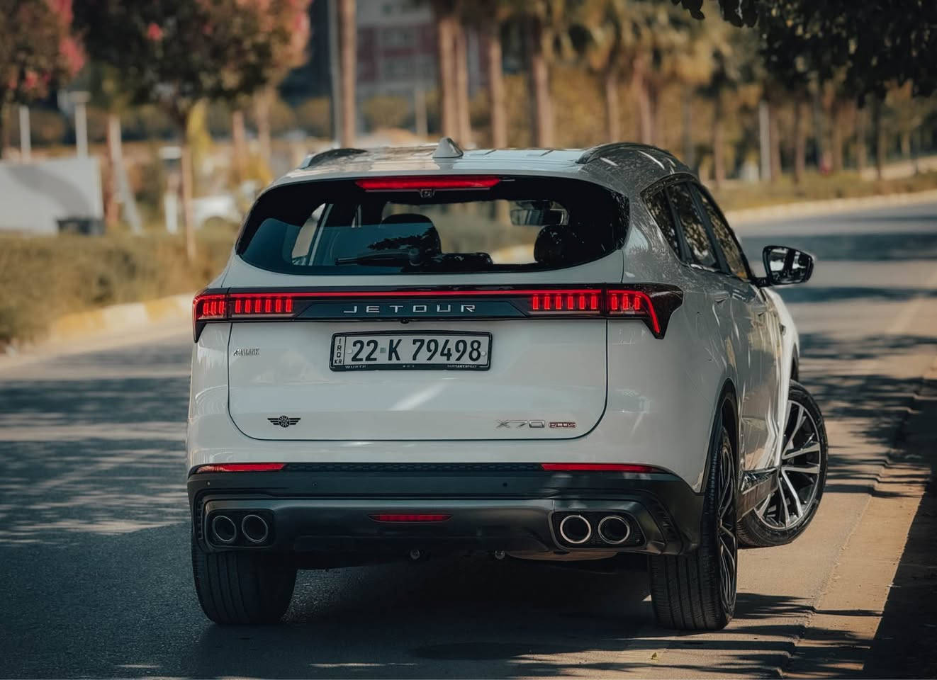 للبيع جيتور X70 Plus موديل 2023
 كومفرت محرك 1500 توربو 
 ماشية 75 الف كيلومتر.
المواصفات:
*7  راكب
* إطارات قياس 20 إنچ
* فتحة سقف بانوراما
* كاميرات محيطية 360 درجة
* شاشة عرض ترفيهية بقياس  10.25إنچ
* شاشة عدادات بقياس 10.25 إنچ
* نظام تحذير مغادرة المسار
* مثبت السرعة
* نظام مراقبة نقطة عمياء
* حساسات اصطفاف خلفية
* نظام الفرامل اليدوية الاوتوماتيكي Autohold
* وضعيات قيادة متعددة
* دخول ذكي (بصمة)
* صندوق كهربائي 
* مقصورة الركاب من الجلد الفاخر
* مقعد السائق كهربائي
* مسند الذراع الوسطي مع ثلاجة
* إنارة ترحيبية
* عتبات الأبواب مضيئة
* مصابيح نهارية LED
* المصابيح الامامية تعمل اوتوماتيكياً
* المرايا الجانبية قابلة للطي كهربائياً
* وظيفة تنقية الهواء (فلتر N95)
* خاصية إغلاق الشبابيك وفتحة السقف عن بعد
* اضاءة امامية LED

السيارة وبعدهه بحالة الوكالة وكل الصيانات الدورية بداخل الشركة
.
السيارة رقم اربيل وجاهزة من كلشي وتحويل ثاني يوم
مكان السيارة اربيل 

السعر 15،000 $
*********** واتساب أربيل, العراق
