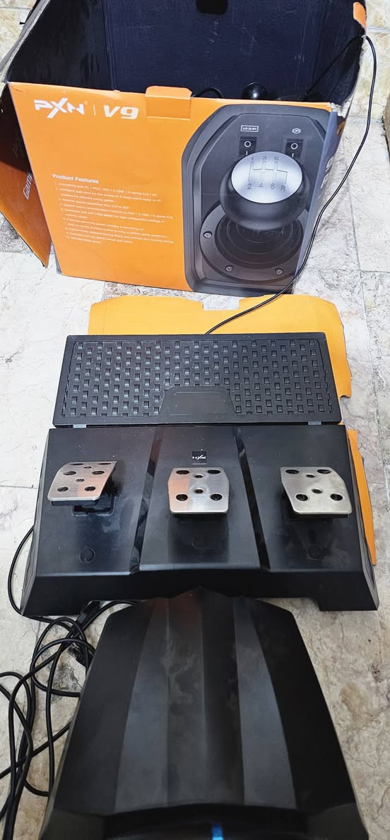 سلام عليكم 

بلي فايف فات  825g

كامل هو وملحقات الي ناشرهن قبل سنه ماخذه 
لا مفتوح ولا مصلح واستعمال كلش كلش قليل الله شاهد

سعره ٨٠٠ وبيه مجال للطيبين 

مكاني بغداد البلديات 
***********  وتساب او اتصال
