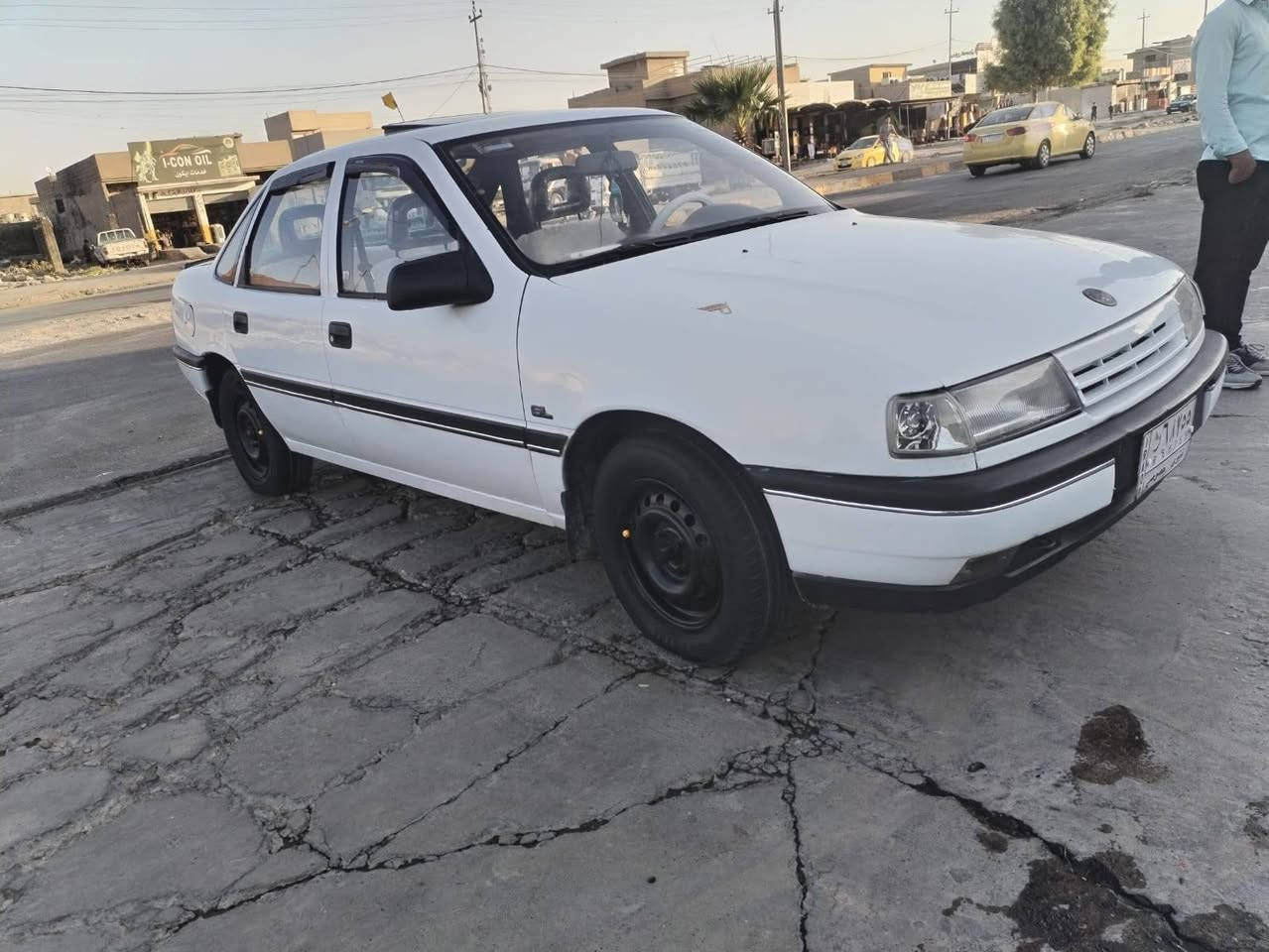 اوبل فكتره حجم 20 موديل 90 صبق بس دواير ودوسات  قرفتهاا جديده محرك وكير شرط ستيرن بور كير او تماتيك سياره مال جناي   شرط تحويل من شرعي   تصال عل رقم  السعر 48 وبيهاا مجال ***********    ***********
